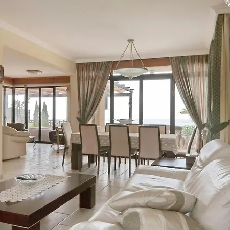 וילה Enalos Beachfront *